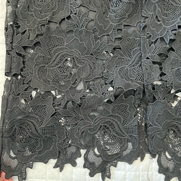 High waisted black lace midi skirt - Picture 3 of 5